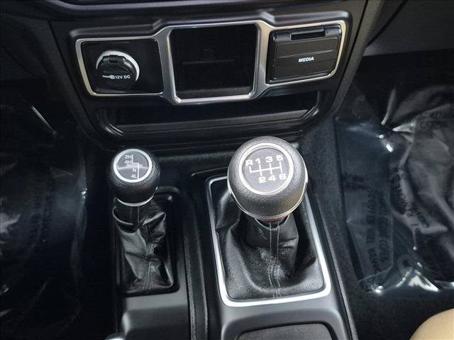 Used 2023 Jeep Wrangler Sport AWD/4WD image 12