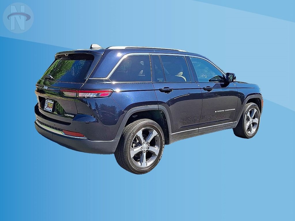 Used 2024 Jeep Grand Cherokee Limited w/ Luxury Tech Group II AWD/4WD image 8