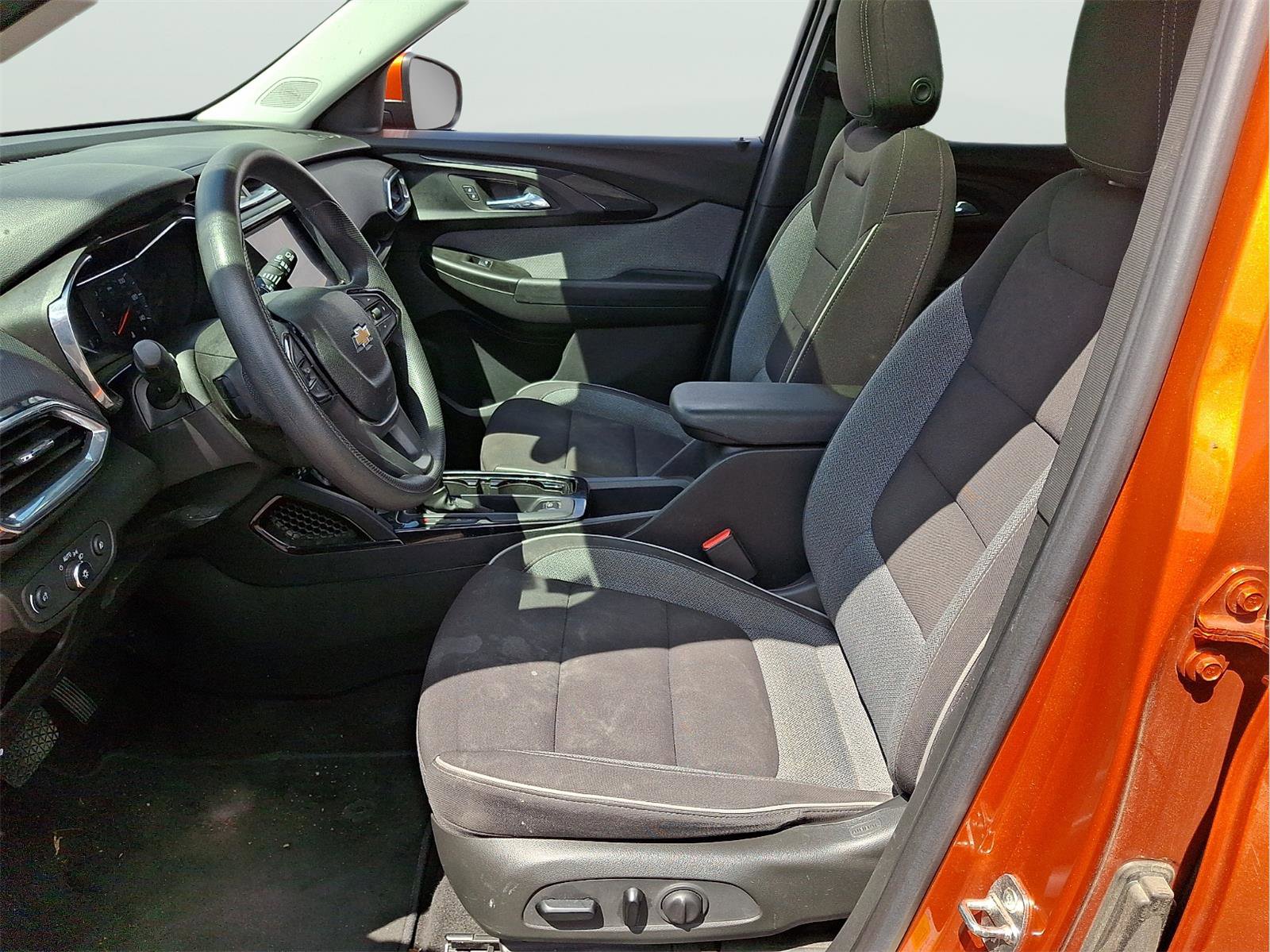 Used 2022 Chevrolet TrailBlazer LT w/ Sun and Liftgate Package AWD/4WD image 53