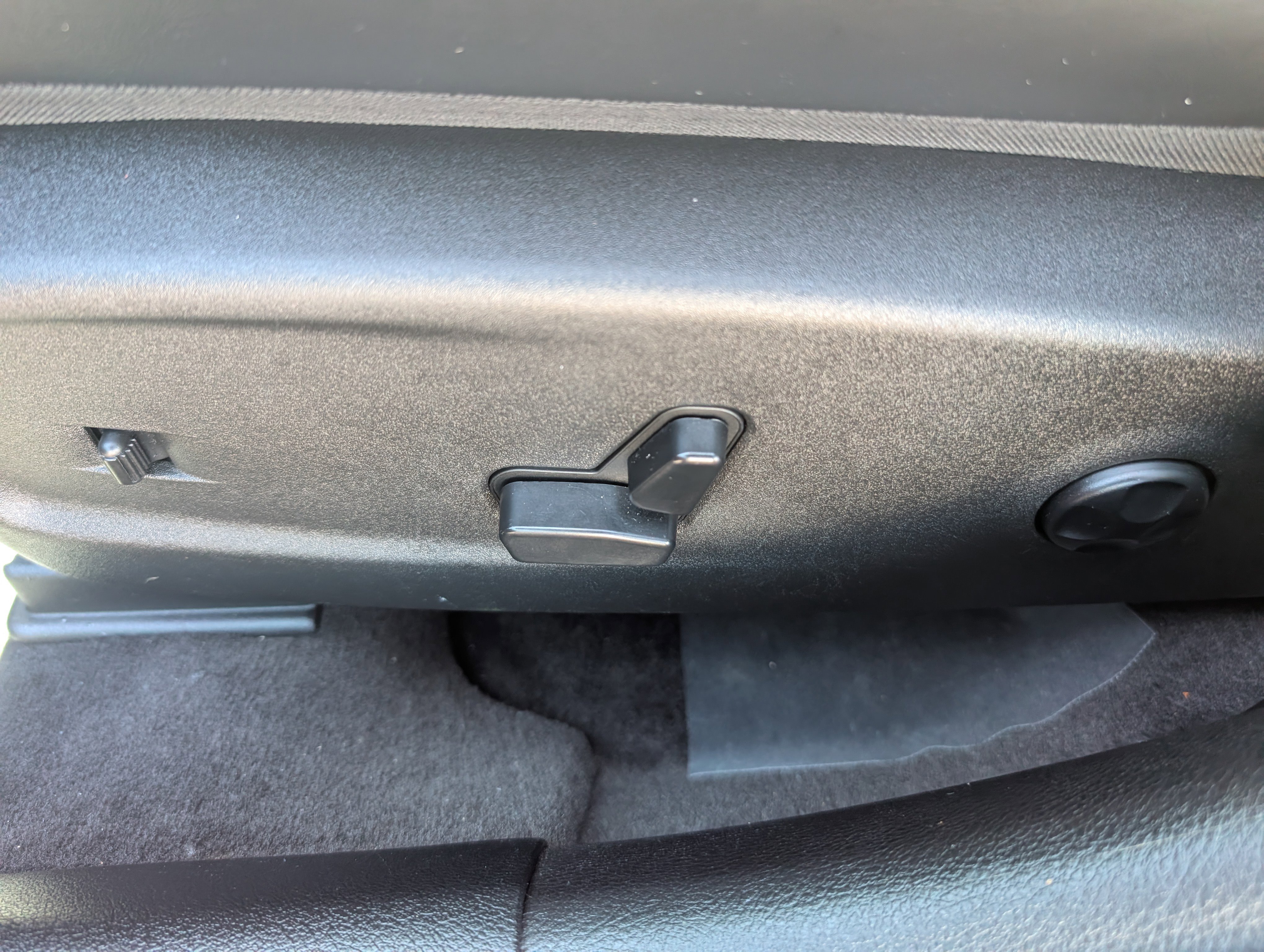 Used 2016 Dodge Charger R/T RWD image 12