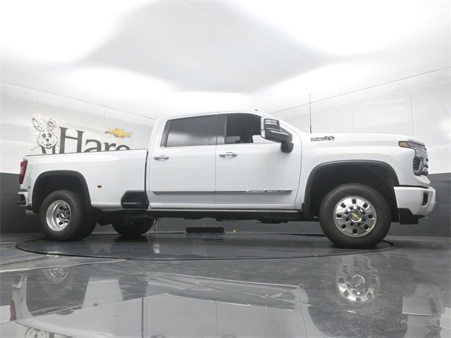 New 2026 Chevrolet Silverado 3500 High Country w/ High Country Premium Package image 2