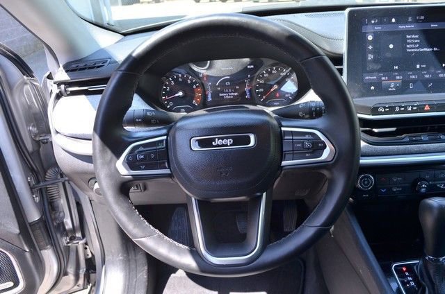 Used 2022 Jeep Compass Latitude w/ Sun and Sound Group AWD/4WD image 19