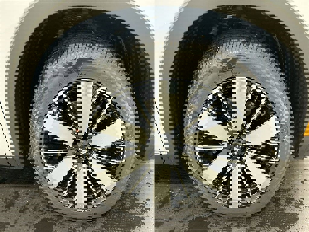 New 2025 Mitsubishi Outlander SE image 7