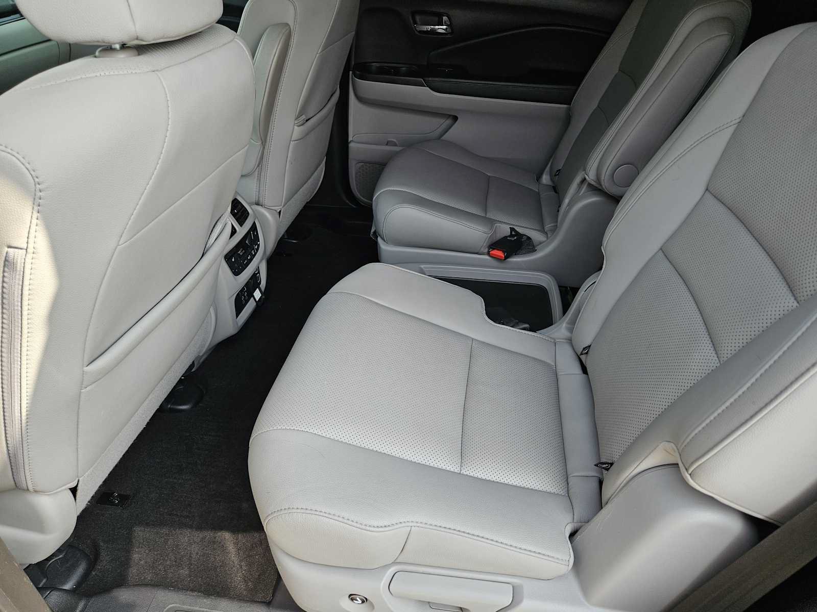 Certified 2019 Honda Pilot Elite image 30