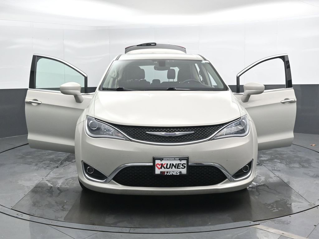 Used 2019 Chrysler Pacifica Touring Plus w/ Cold Weather Group image 50