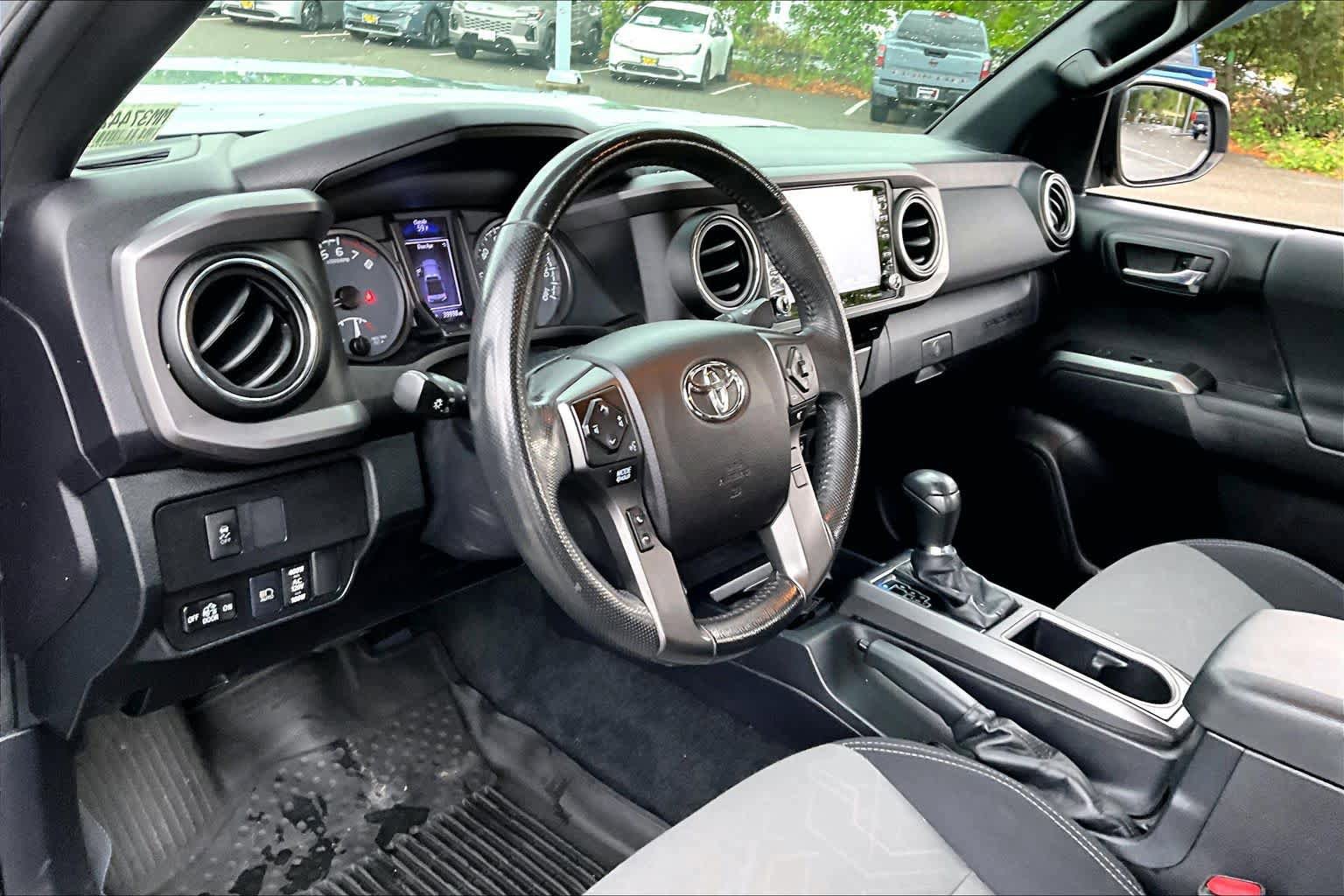 Certified 2021 Toyota Tacoma TRD Sport w/ Technology Package AWD/4WD image 17