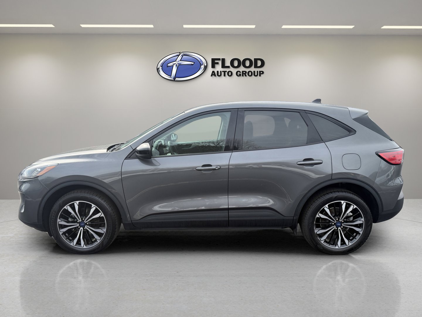 Certified 2022 Ford Escape SE w/ SE Sport Appearance Package AWD/4WD image 5