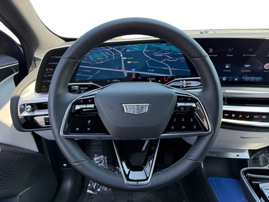 Used 2025 Cadillac Lyriq Sport AWD/4WD image 12