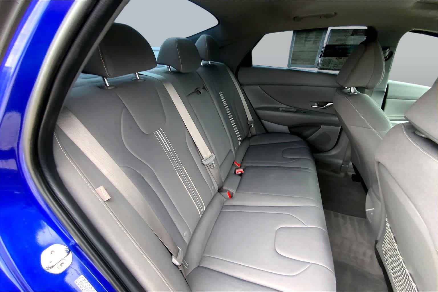 Used 2024 Hyundai Elantra SEL w/ Convenience Package FWD image 19