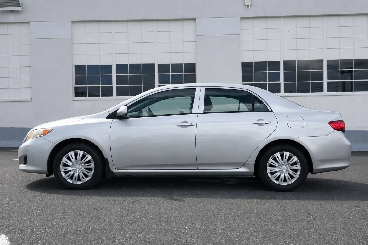 Used 2009 Toyota Corolla FWD image 4