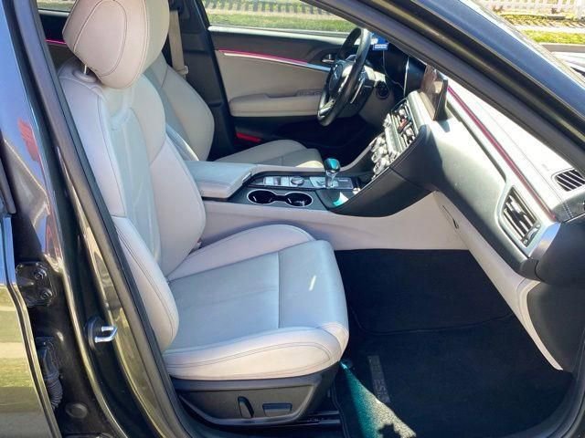Used 2023 Genesis G70 2.0T image 22