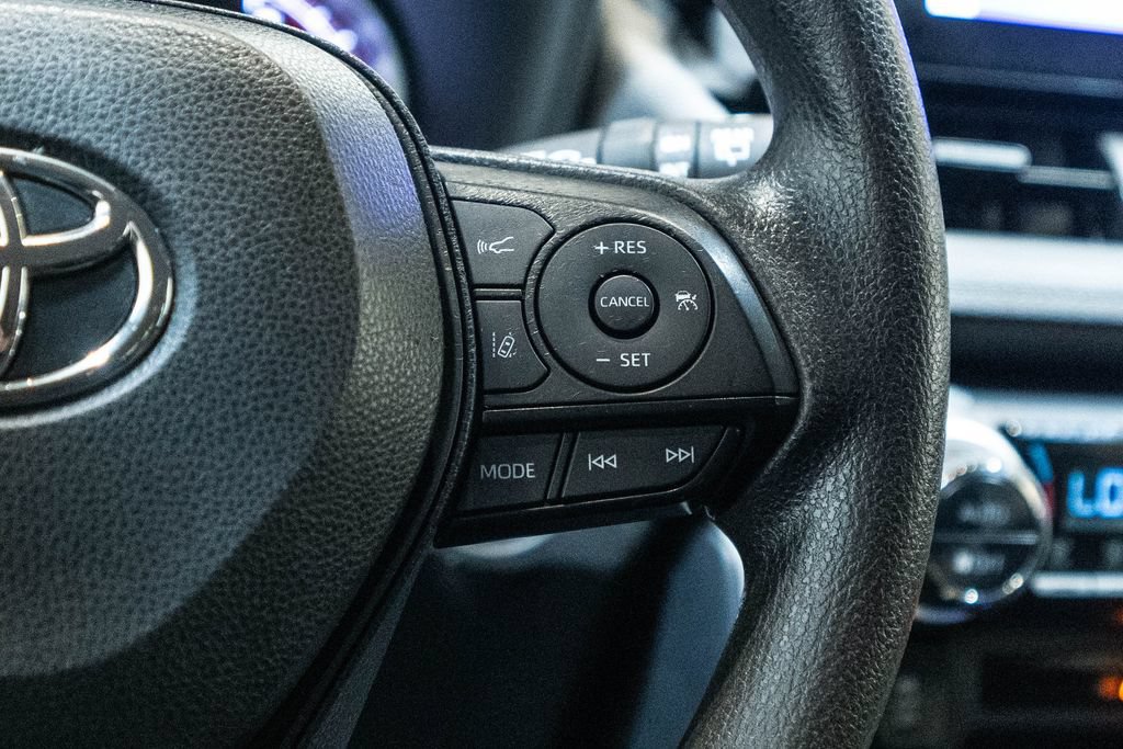 Used 2024 Toyota RAV4 XLE AWD/4WD image 19