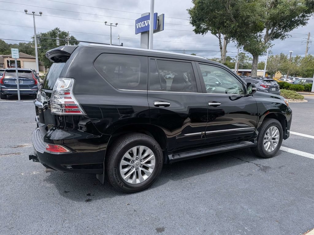 Used 2017 Lexus GX 460 Premium w/ Premium Package AWD/4WD image 6