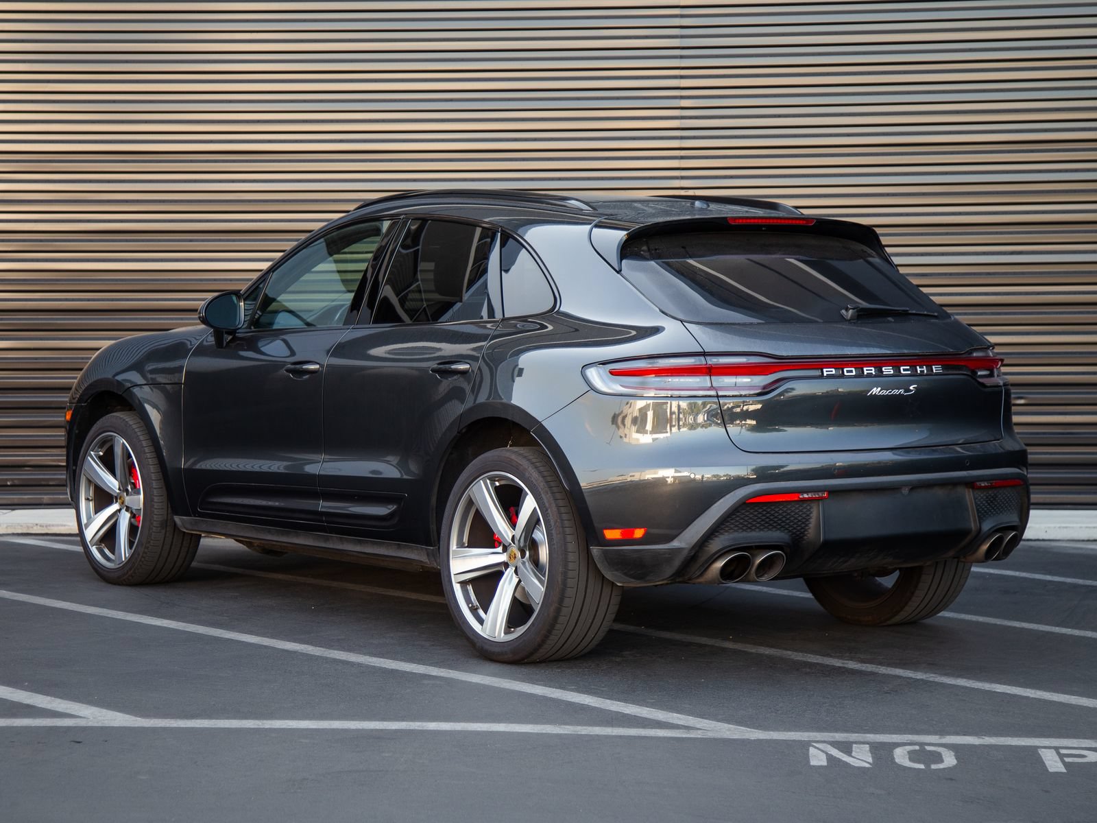 Certified 2024 Porsche Macan S AWD/4WD image 3