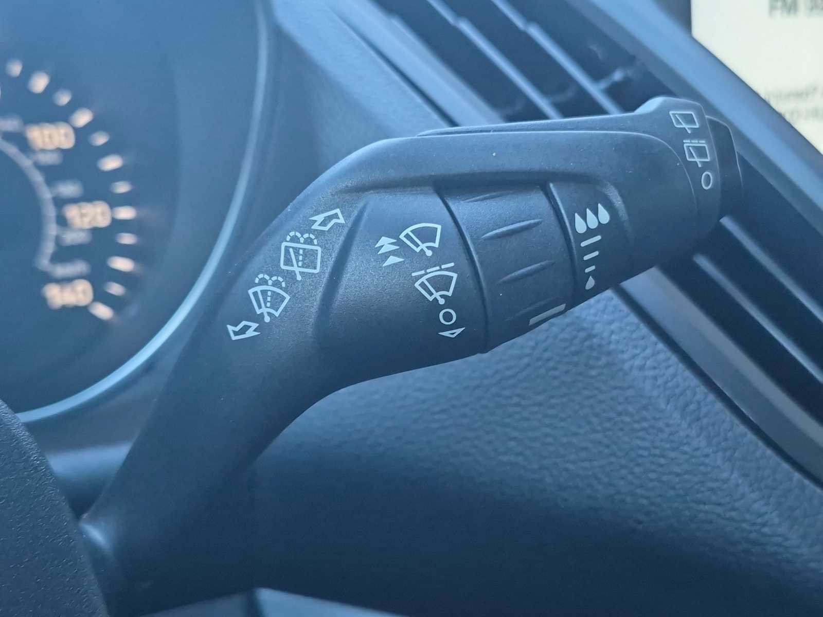 Used 2019 Ford Escape SE FWD image 25