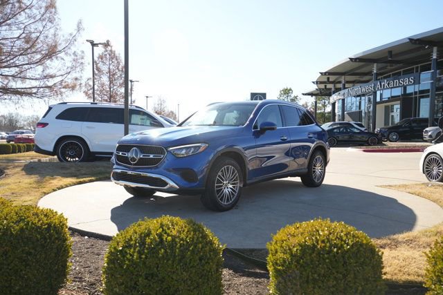 Used 2026 Mercedes-Benz GLC 300 4MATIC image 3