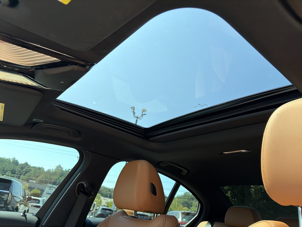 Used 2023 BMW 330e xDrive w/ M Sport Package AWD/4WD image 29