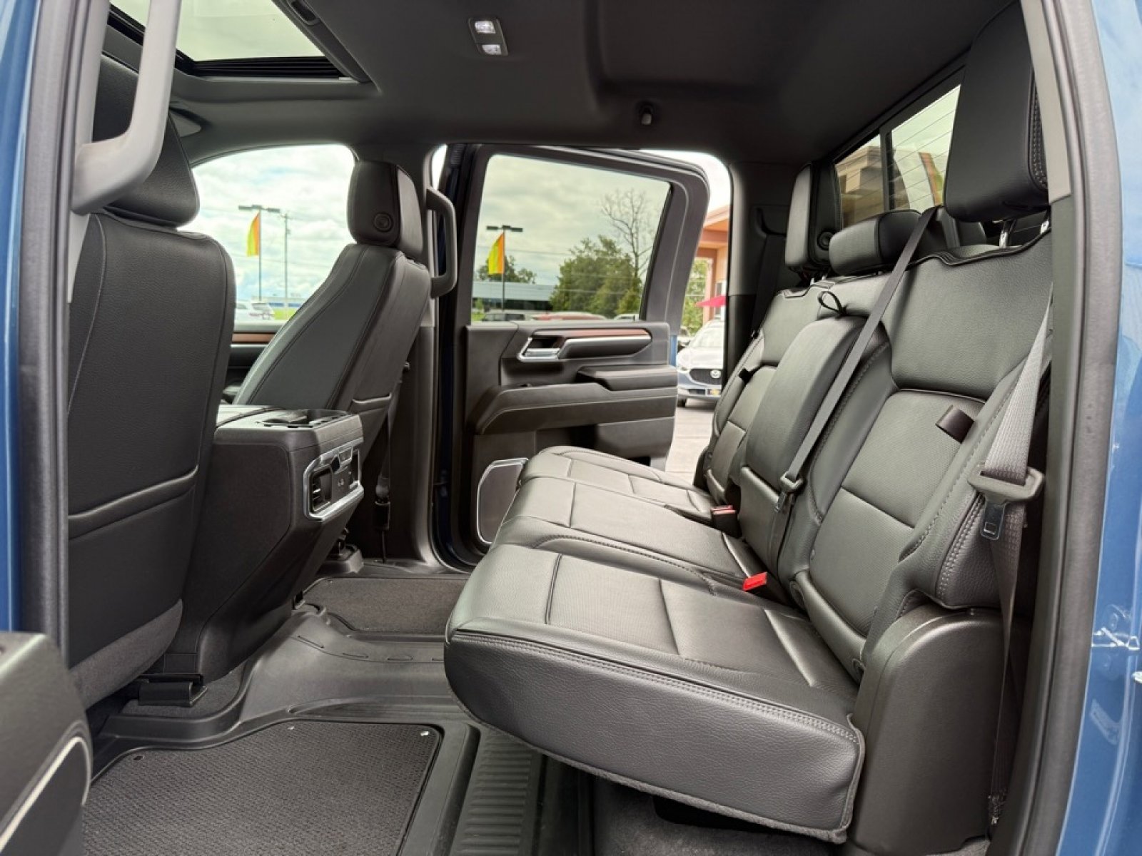 Used 2024 GMC Sierra 2500 Denali w/ Technology Package image 14