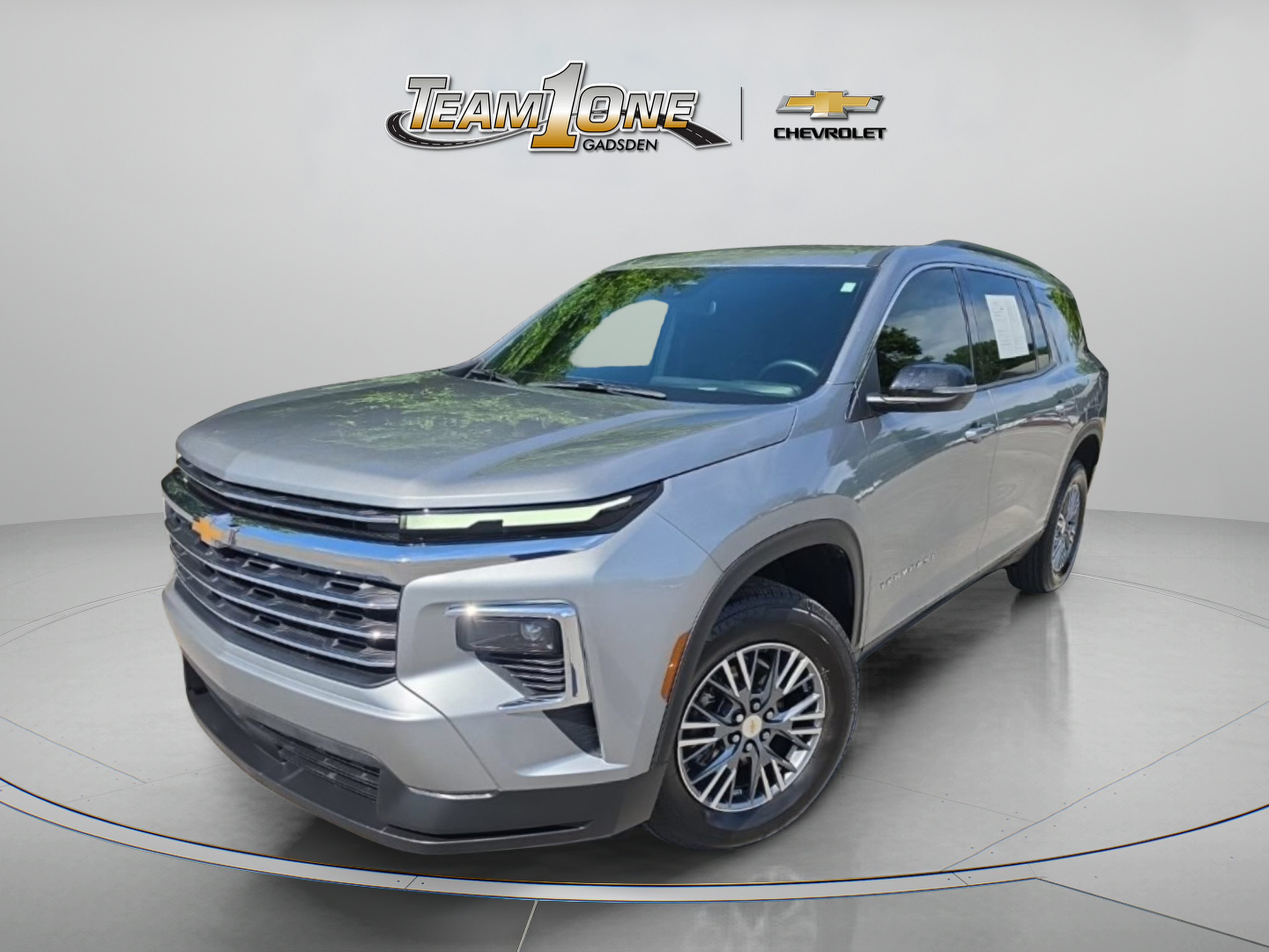 Used 2025 Chevrolet Traverse LT w/ LPO, Floor Liner Package FWD image 4