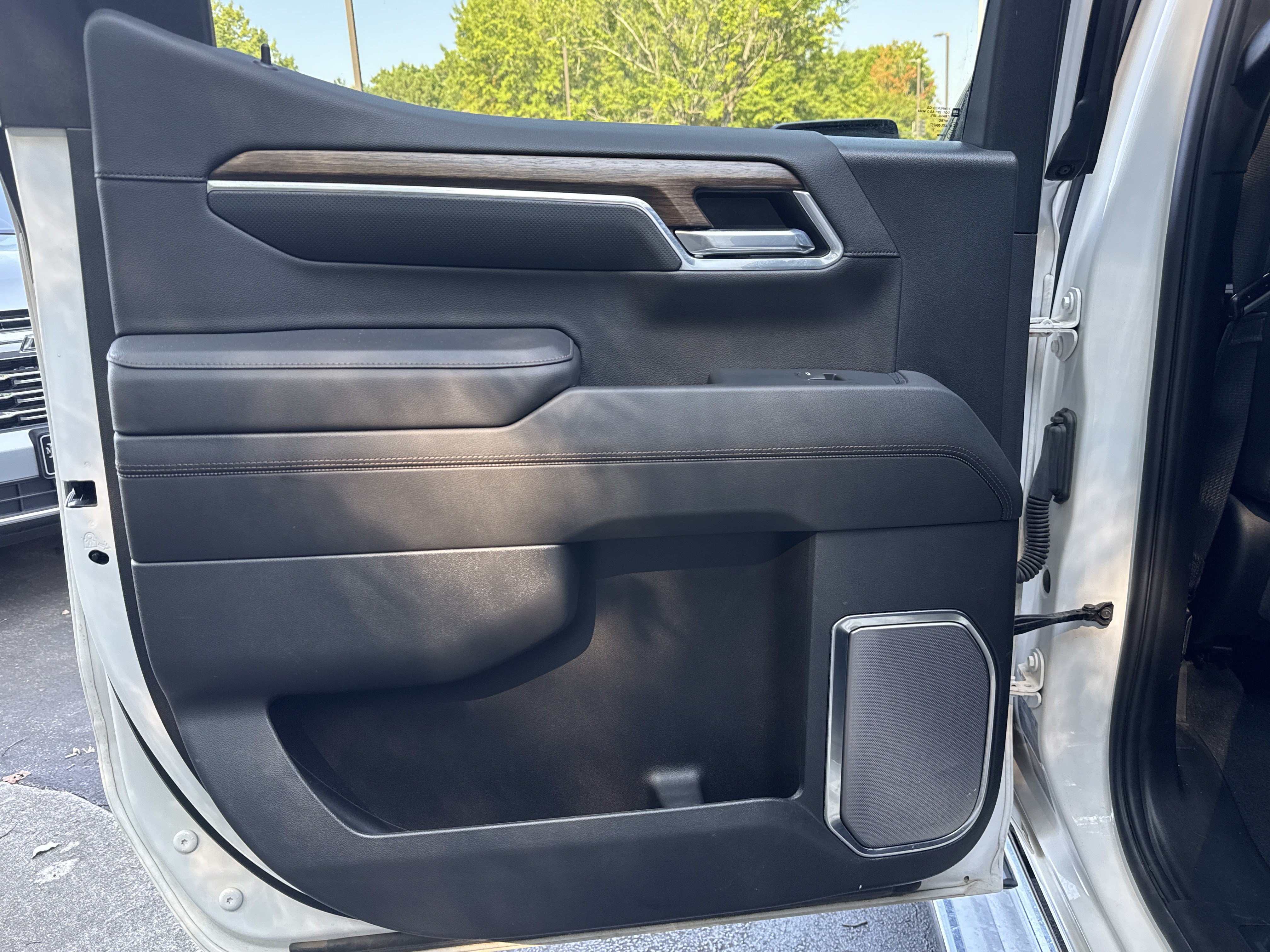 Used 2022 Chevrolet Silverado 1500 High Country w/ Z71 Off-Road Package AWD/4WD image 25