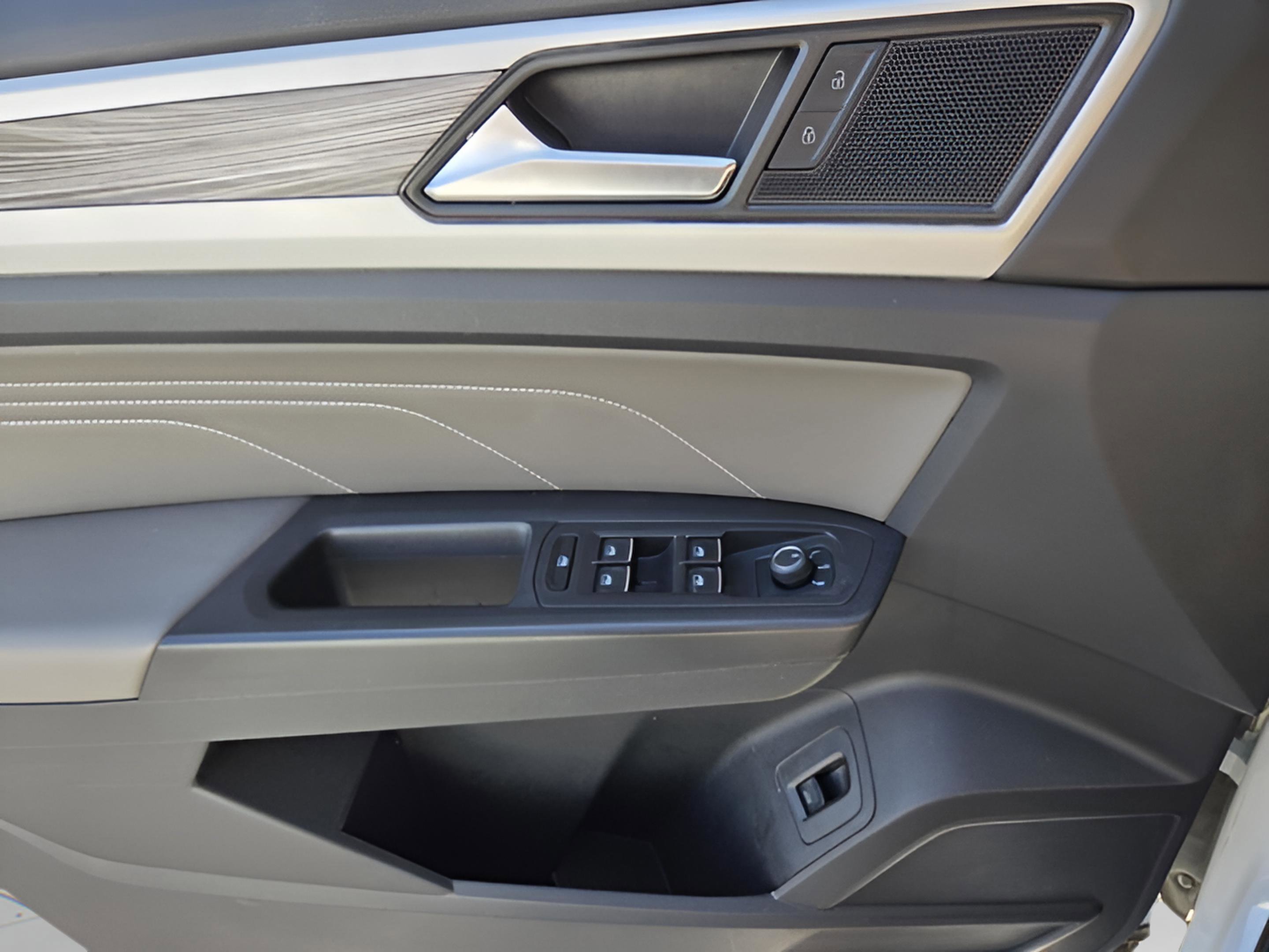 Used 2023 Volkswagen Atlas Cross Sport SE image 22