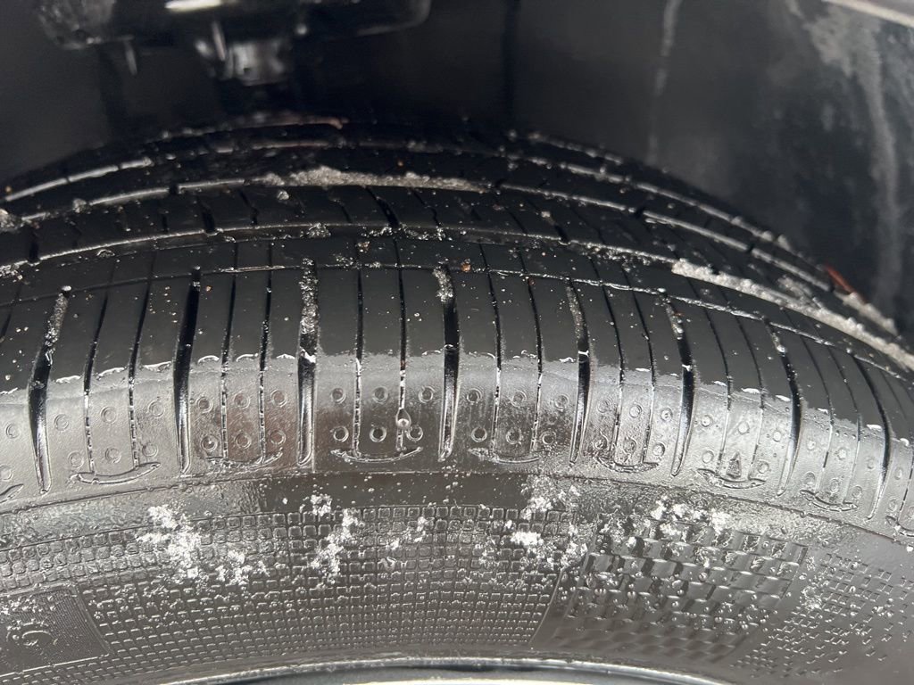 Certified 2024 Kia Niro EX image 40