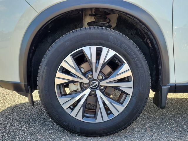 Used 2023 Nissan Rogue SV FWD image 6