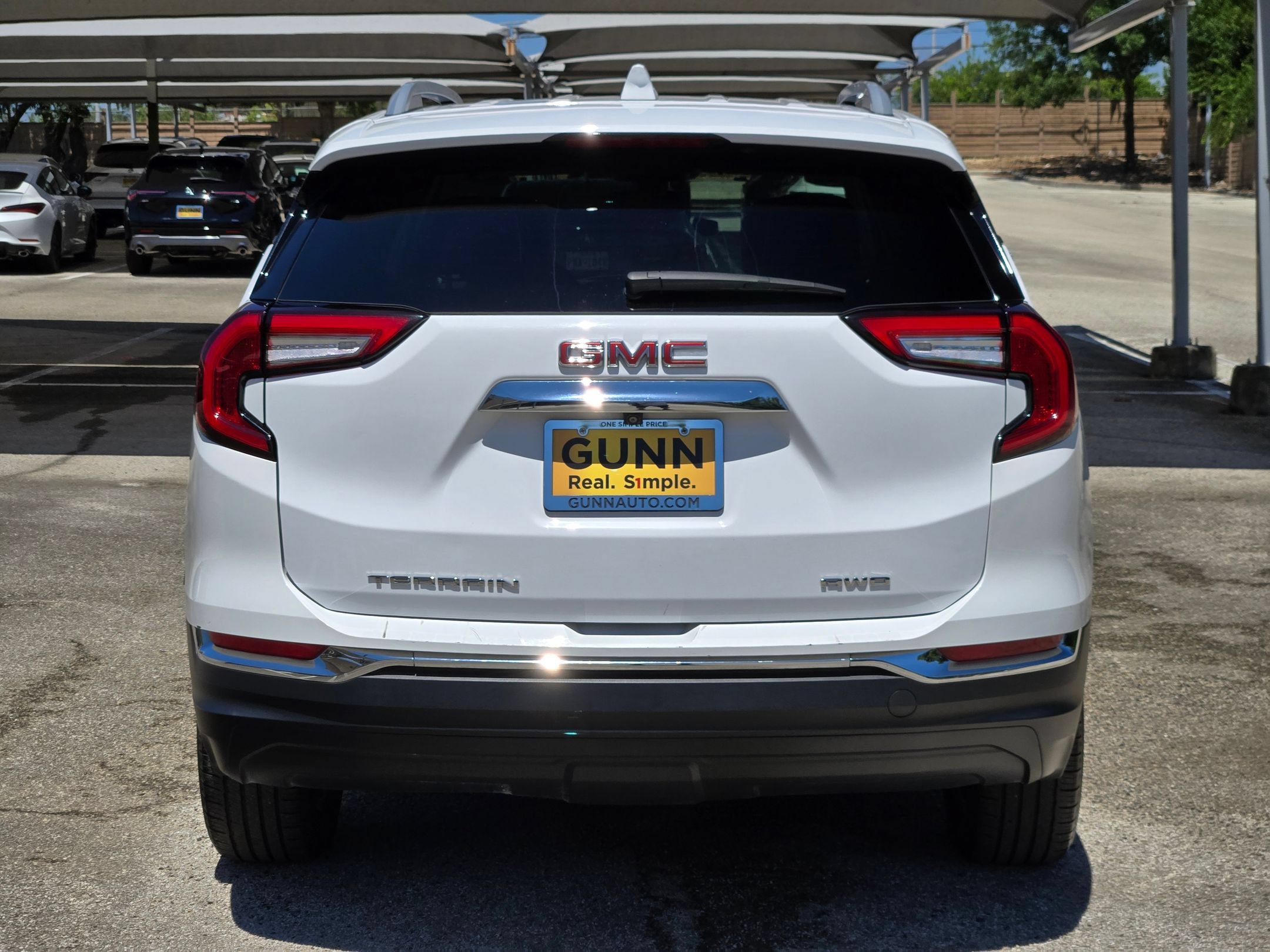 Used 2024 GMC Terrain SLT AWD/4WD image 5