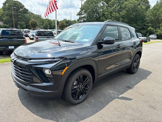 New 2026 Chevrolet TrailBlazer LT w/ Midnight Edition AWD/4WD image 3
