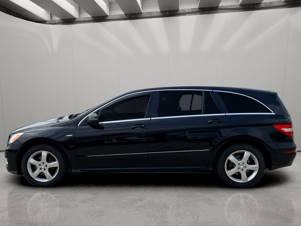 Used 2012 Mercedes-Benz R 350 BlueTEC 4MATIC image 2