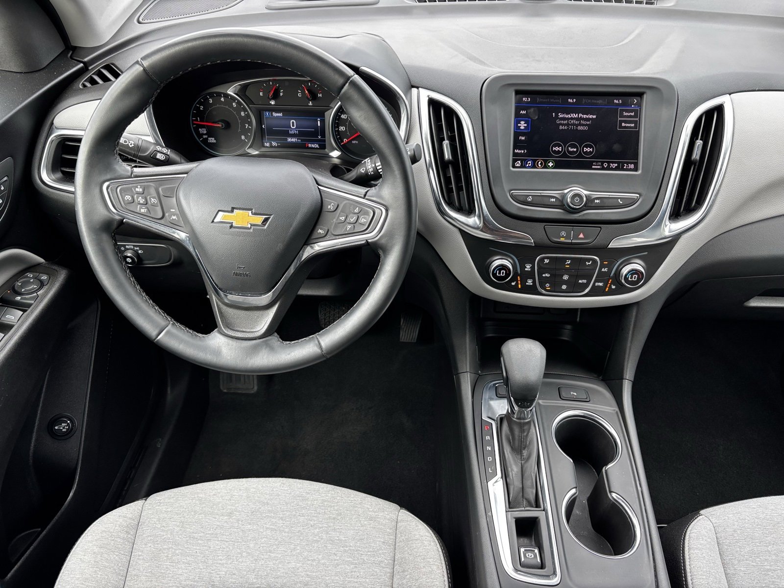 Used 2023 Chevrolet Equinox LT w/ Driver Convenience Package image 3