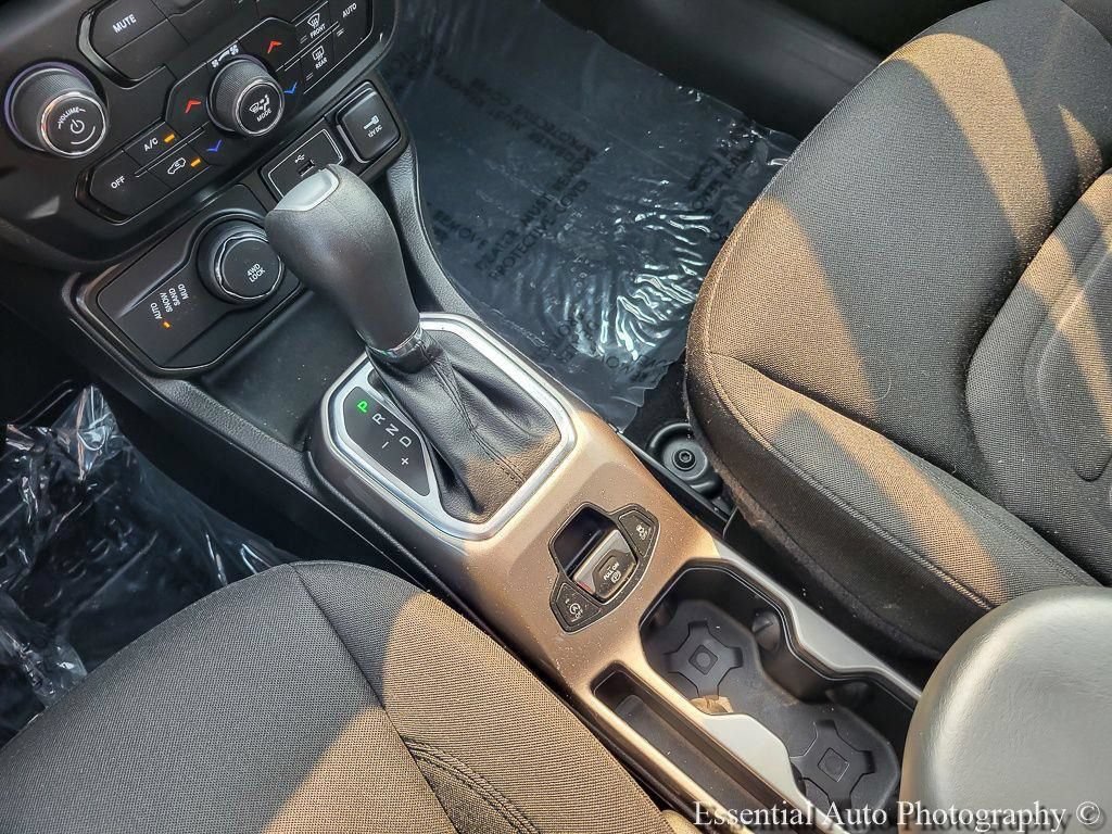 Certified 2022 Jeep Renegade Latitude w/ Sun/Sound Group AWD/4WD image 19