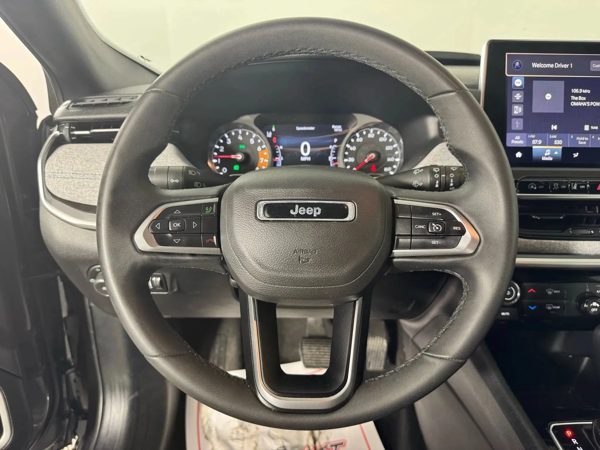 Used 2024 Jeep Compass Latitude AWD/4WD image 13