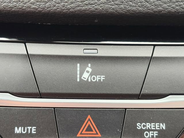 Used 2022 Chrysler Pacifica Touring AWD/4WD image 46