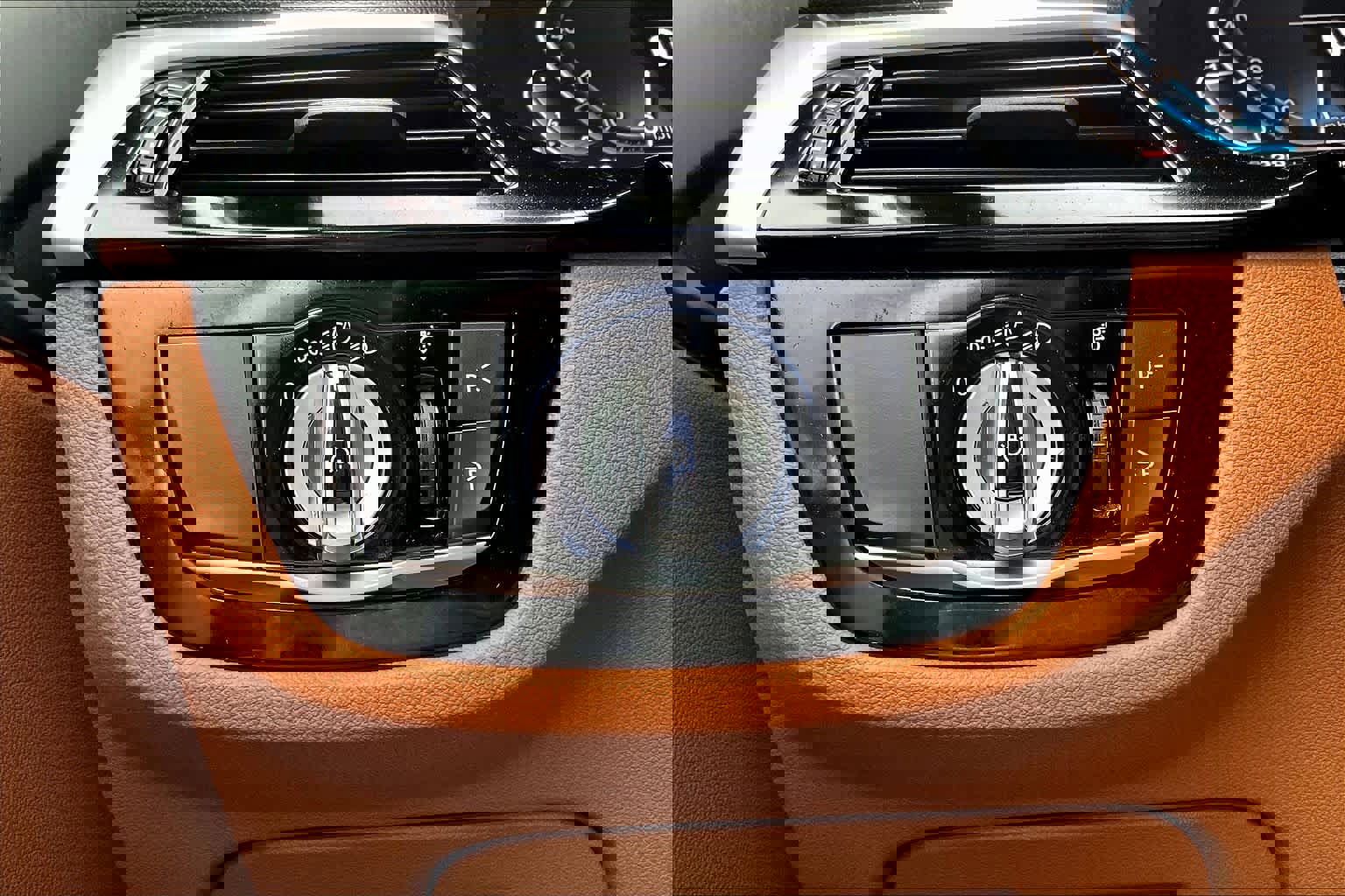 Used 2021 BMW 530e xDrive image 37