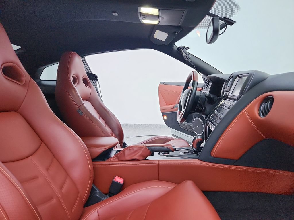 Used 2015 Nissan GT-R Premium AWD/4WD image 33