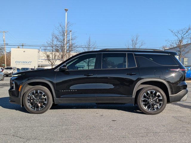 Used 2025 Chevrolet Traverse LT w/ Sun and Wheel Package image 8