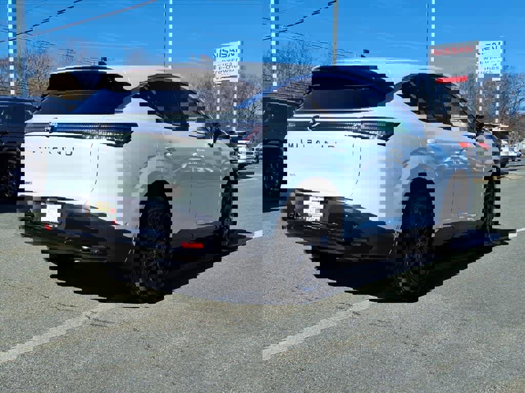 Used 2025 Nissan Murano SV image 4