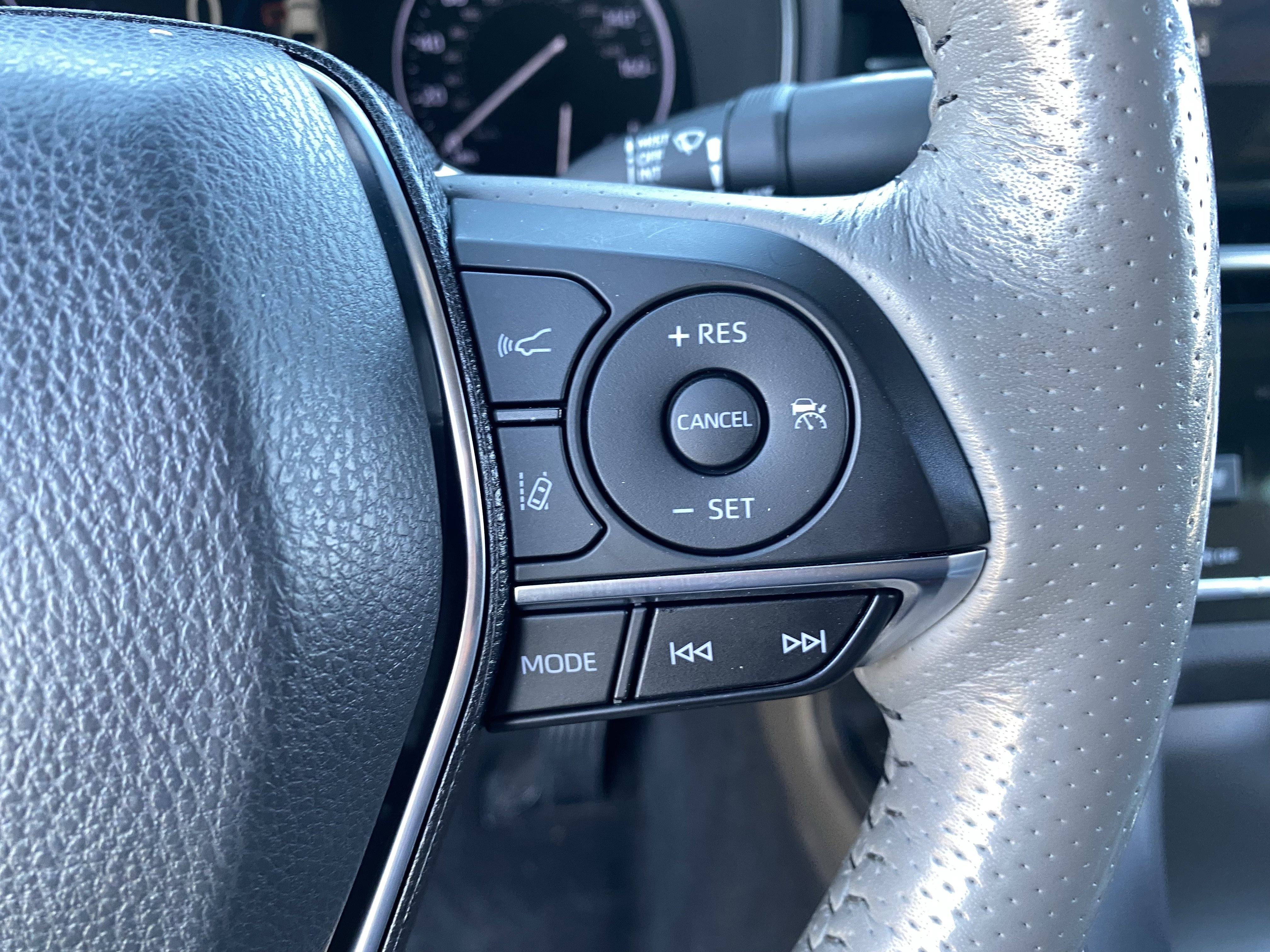 Used 2020 Toyota Avalon Limited w/ Advanced Safety Package FWD image 27