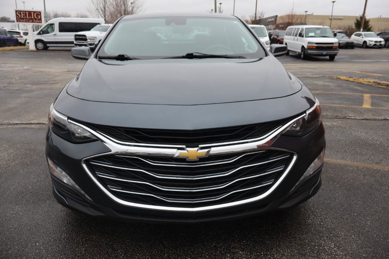 Used 2019 Chevrolet Malibu LT w/ Driver Confidence Package II image 2