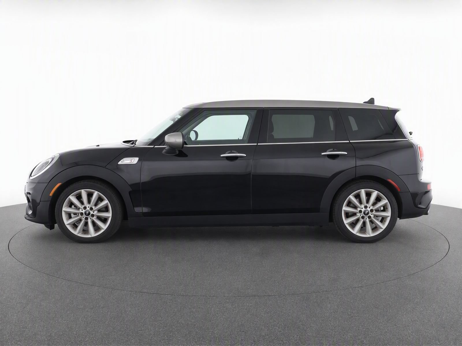 Used 2024 MINI Cooper Clubman S w/ Signature Upholstery Package FWD image 3