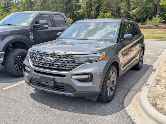 Certified 2022 Ford Explorer XLT w/ Equipment Group 202A RWD image 3