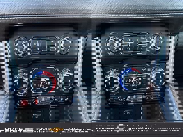 Used 2022 GMC Yukon SLT w/ SLT Premium Package image 22