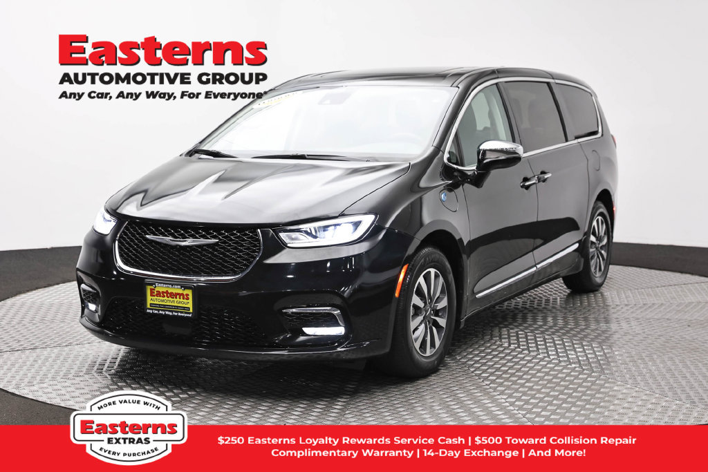 Used 2023 Chrysler Pacifica Limited