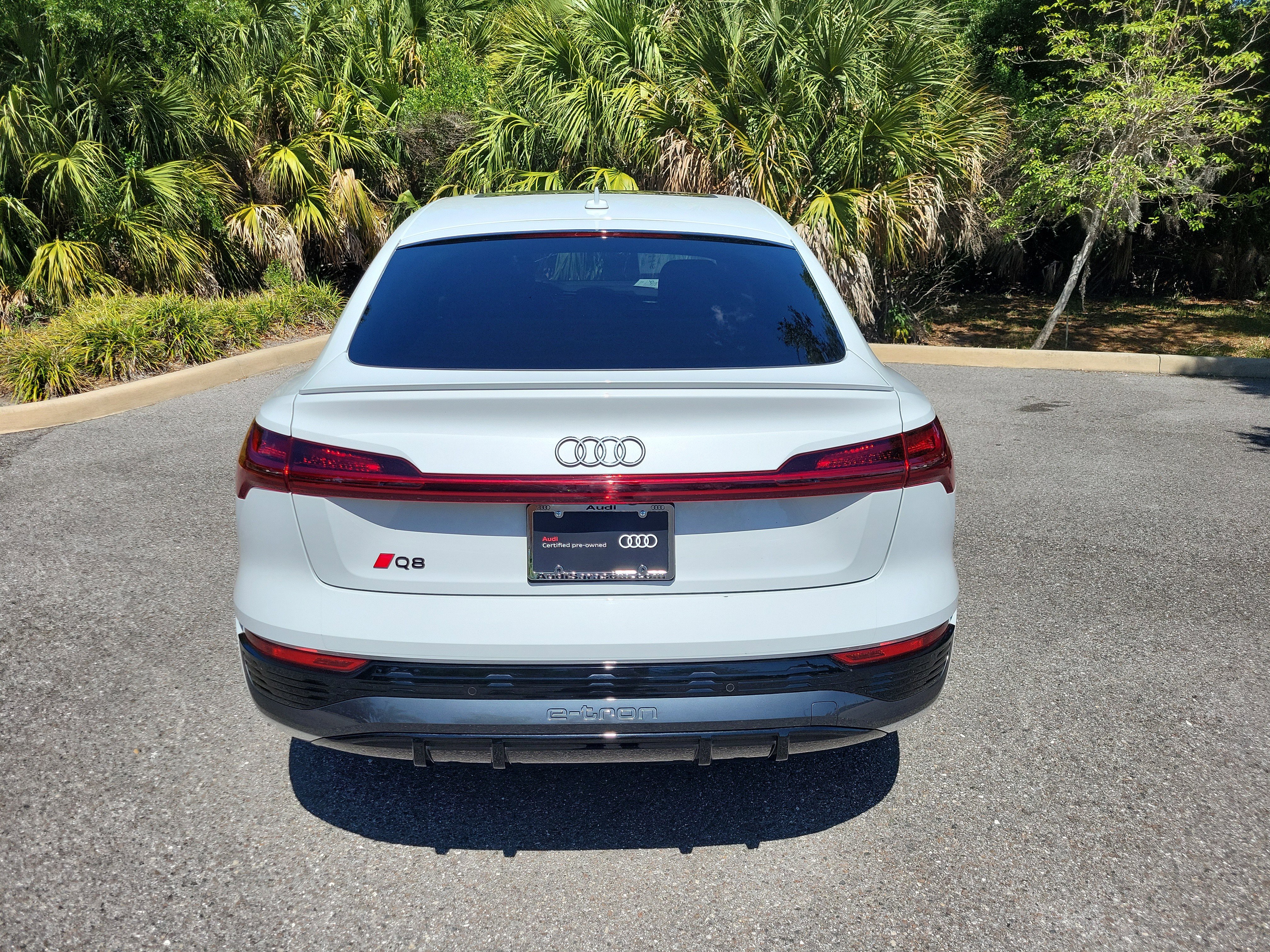 Used 2024 Audi Q8 e-tron Premium Plus w/ Premium Plus Package AWD/4WD image 5