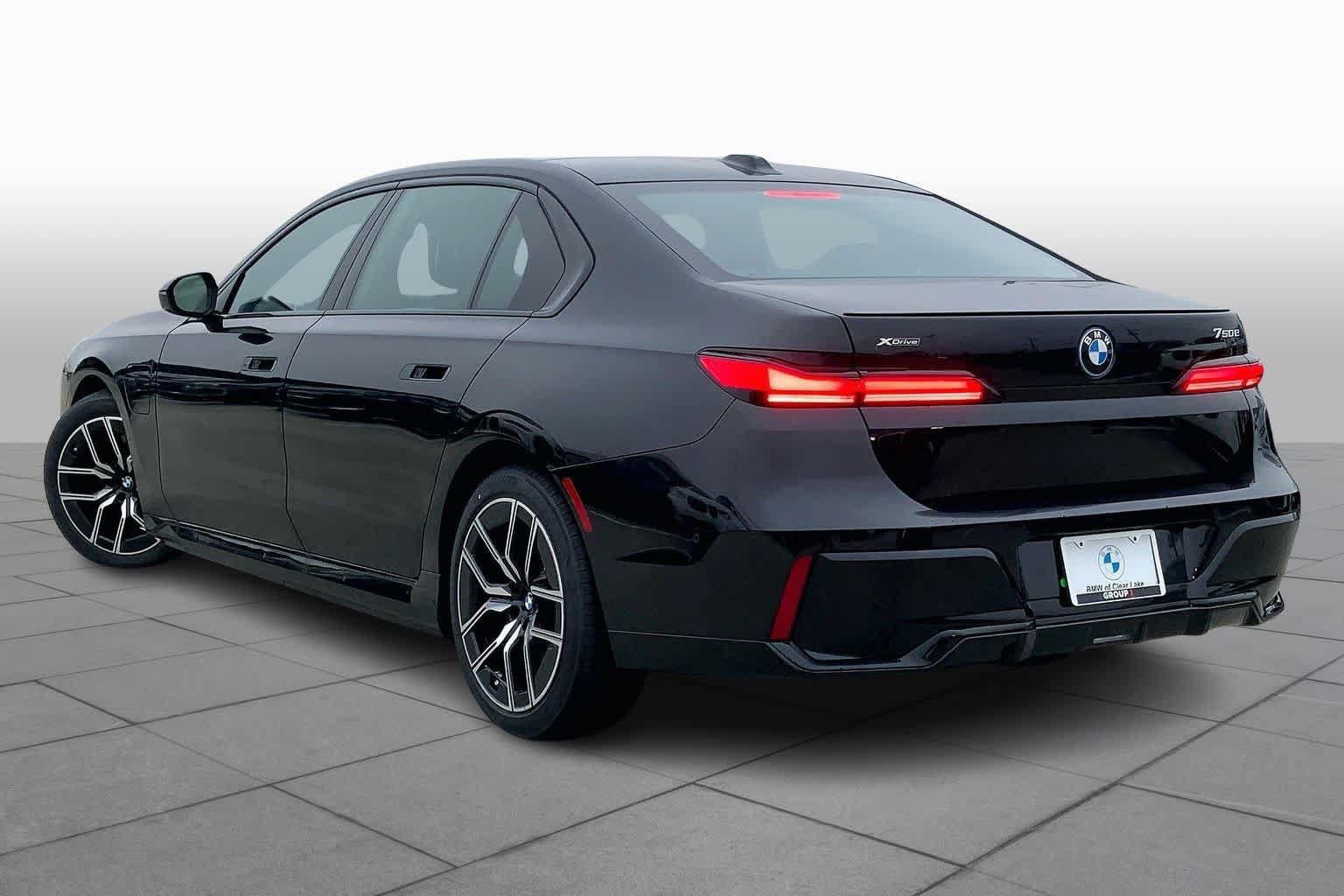 New 2026 BMW 750e xDrive w/ Executive Package AWD/4WD image 12