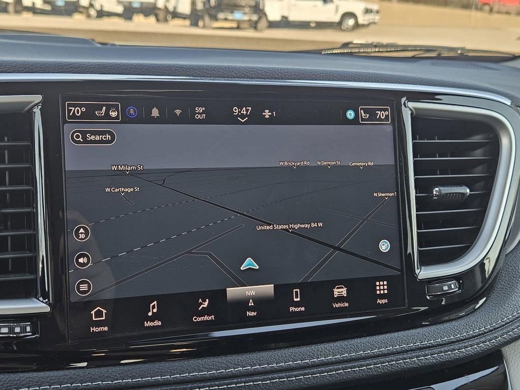 Used 2024 Chrysler Pacifica Select image 17