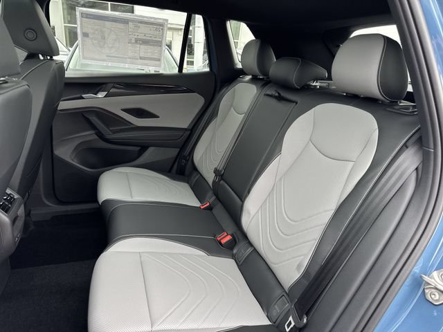 New 2026 Volkswagen Tiguan SE R-Line FWD image 24