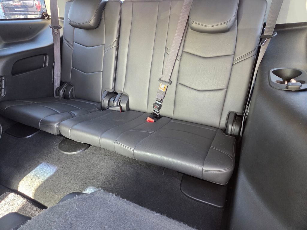 Used 2019 Cadillac Escalade Premium Luxury w/ Escalade Sport Edition AWD/4WD image 15