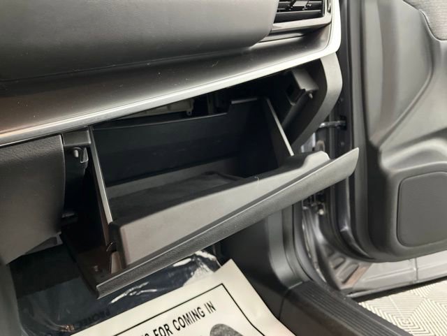Used 2022 Nissan Rogue SV FWD image 38
